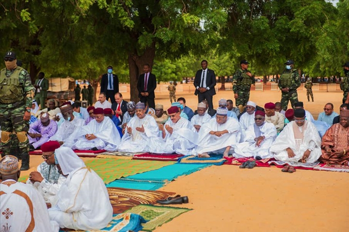 Croix Du Sud on X: Calendrier Ramadan 2020 pour la région de Niamey Suivez  les horaires des prières en ce mois béni. Faites une bonne action (sadaka)  en partageant cette publication pour
